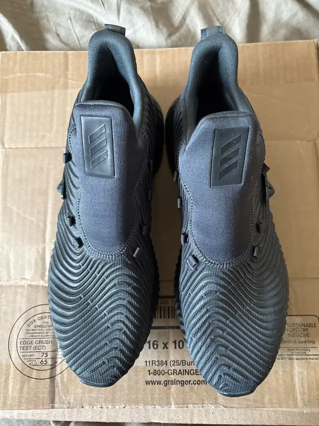 New without box, Adidas Alphabounce, men size 11.5 in Men's Shoes in Oshawa / Durham Region - Image 3