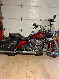 For sale 2010 Road King in excellent condition