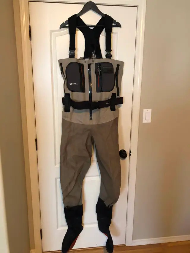 SIMMS G4 Gore-Tex Chest Waders in Fishing, Camping & Outdoors in Red Deer - Image 2