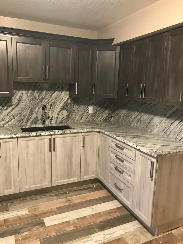 RIVER PARK APTS-BEAUTIFUL UPGRADED 2 BDR -2 STOREY APT.