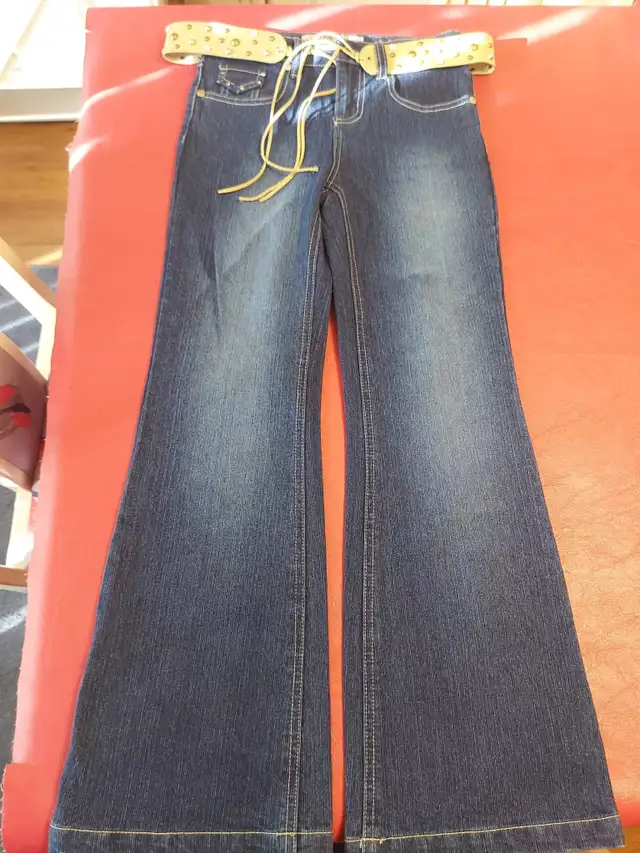 Girls Jeans Pant w belt - size 8 in Kids & Youth in Oshawa / Durham Region - Image 3