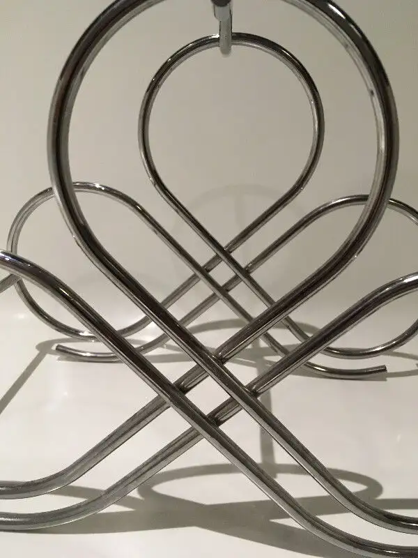 RACK À BOUTEILLES DE VIN CELLIER MÉTAL VINTAGE MID CENTURY in Arts & Collectibles in City of Montréal - Image 3