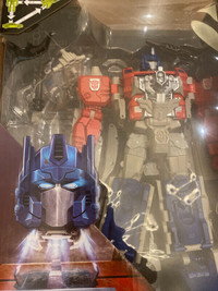 Transformers Optimus prime titans return