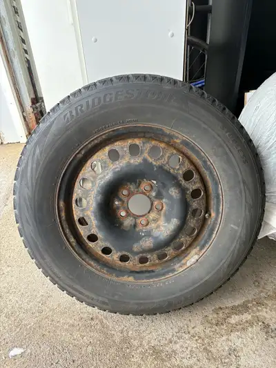 Came off a 2014 Kia Sorento SX. About 70% life remaining. Surface rust on rims but no chunks peeling...