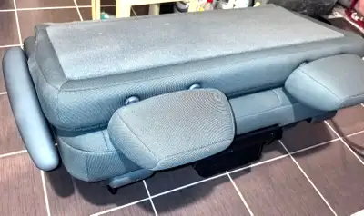 One brand new 2009 Caravan middle seating. Brand new. Free . Markham Cornell area ( 9 Line/ 16 Ave)...