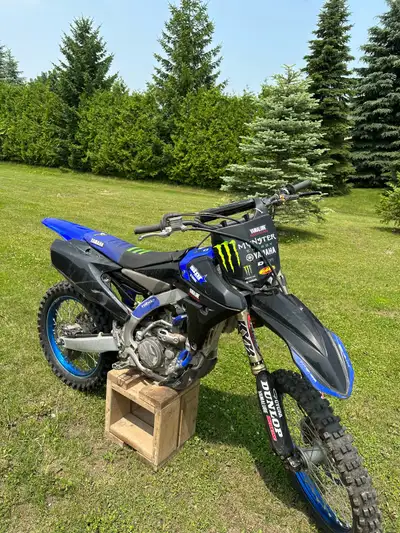 2016 Yamaha YZ250F for sale. FMF 4.1 Power core exhaust, KYB suspension, newer Dunlop MX33 rear tire...