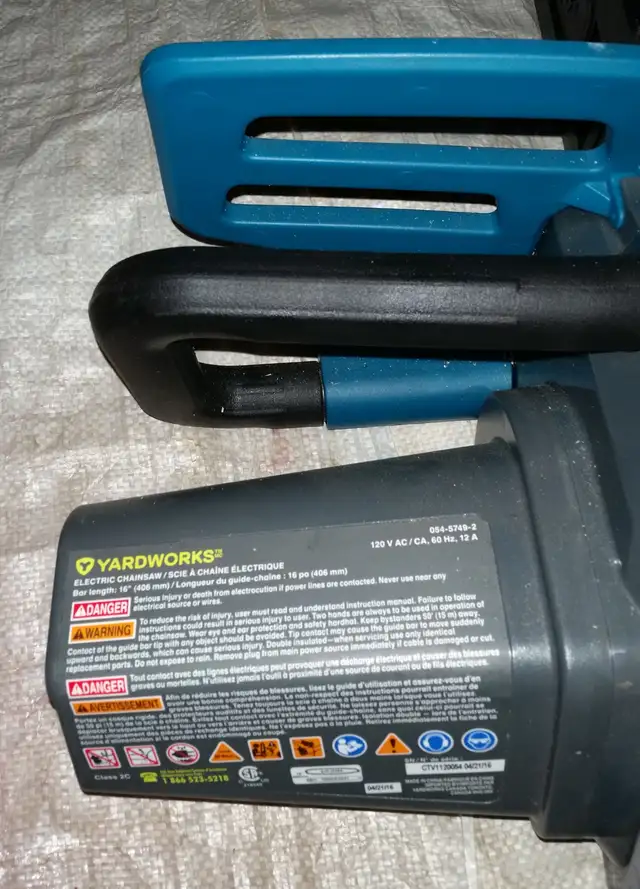 Yardworks 12A Electric Chainsaw, 16-in #054-5749-2 in Outdoor Tools & Storage in Owen Sound - Image 5