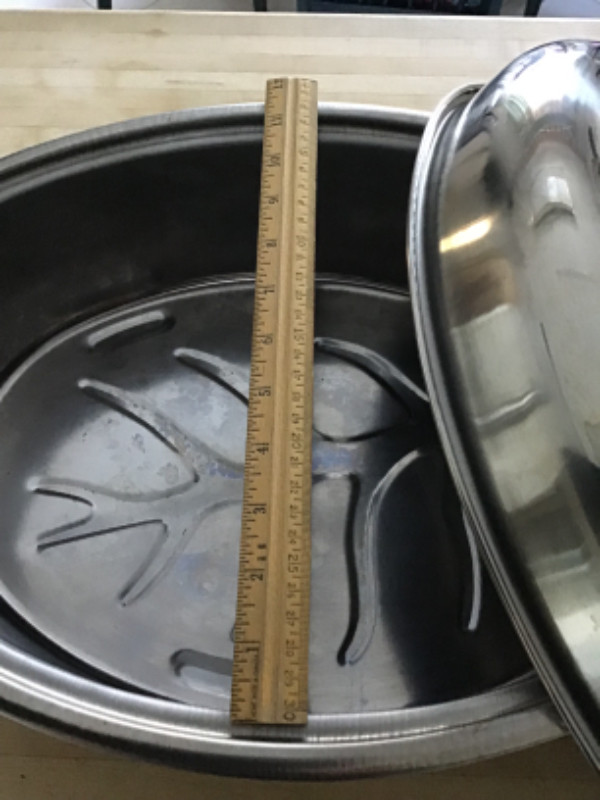 Large Stainless Steel Roasting Pan in Kitchen & Dining Wares in Edmonton - Image 3