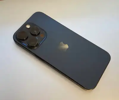 iPhone 15 pro 128 gb box and original data cable