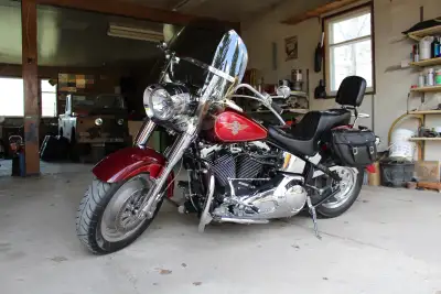 I bought this bike last summer off the original owner who looked after it meticulously and was selli...