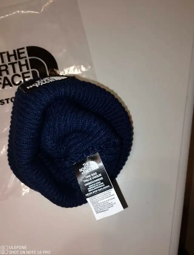 BNWT NORTH FACE TOQUE in Men's in Kitchener / Waterloo - Image 3