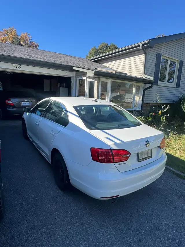 Certified jetta 2012 Highline 2.5595518098674831364