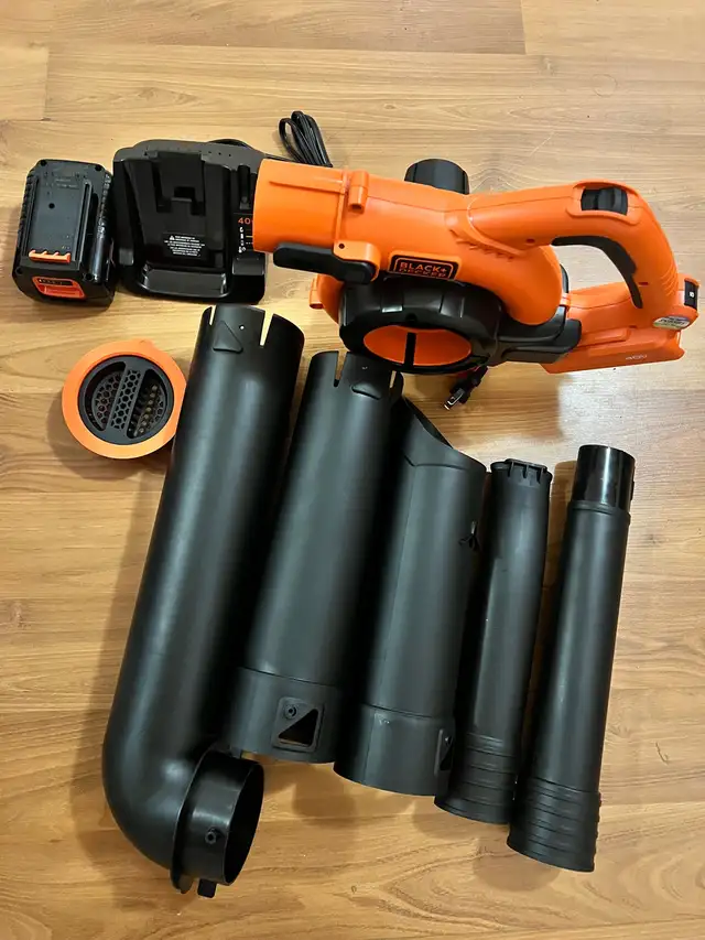 Black and Decker Cordless Sweeper Vacuum63347538699393121