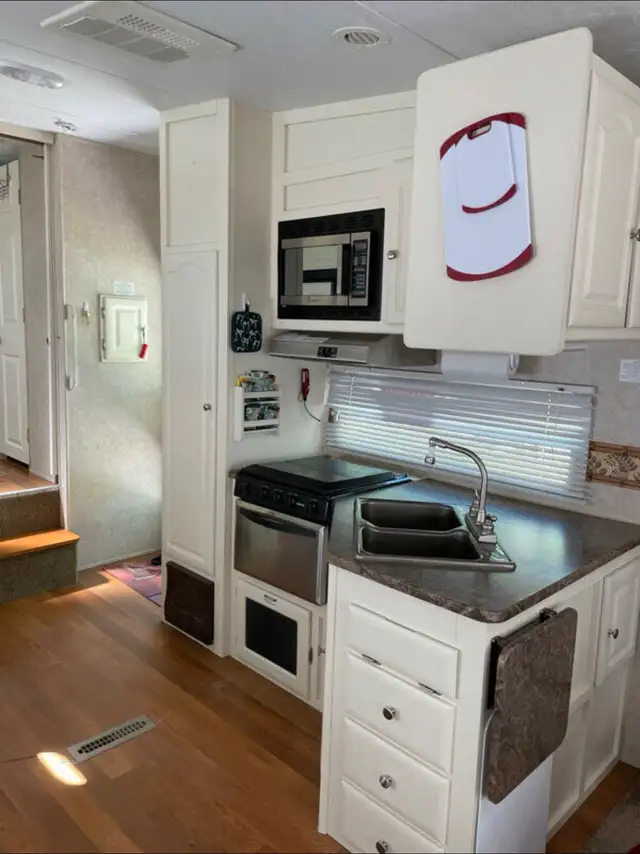 Roulotte 2009 Rockwood Signature Ultra-Lite in RVs & Motorhomes in Longueuil / South Shore - Image 3