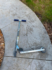 Perfect condition collapsible scooters E