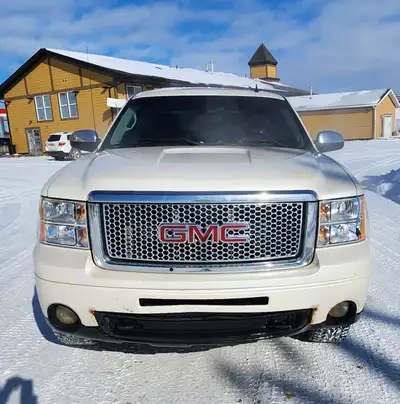 6.2L Denali, AWD, fully loaded, some rust spots typical for the year. 3" lift, Needs nothing,transmi...