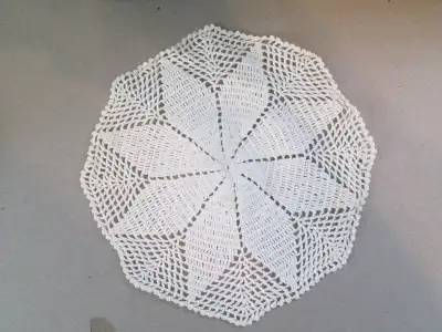 doily with 8 leaf pattern, View more