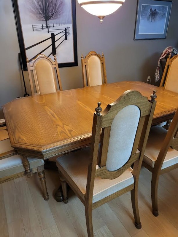 Solid Oak Dinning Room Table & 6 Chairs , Dining Tables & Sets