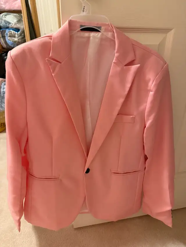 Brand new Large men ‘s party or graduation ‍ suit   . in Wedding in Calgary - Image 5