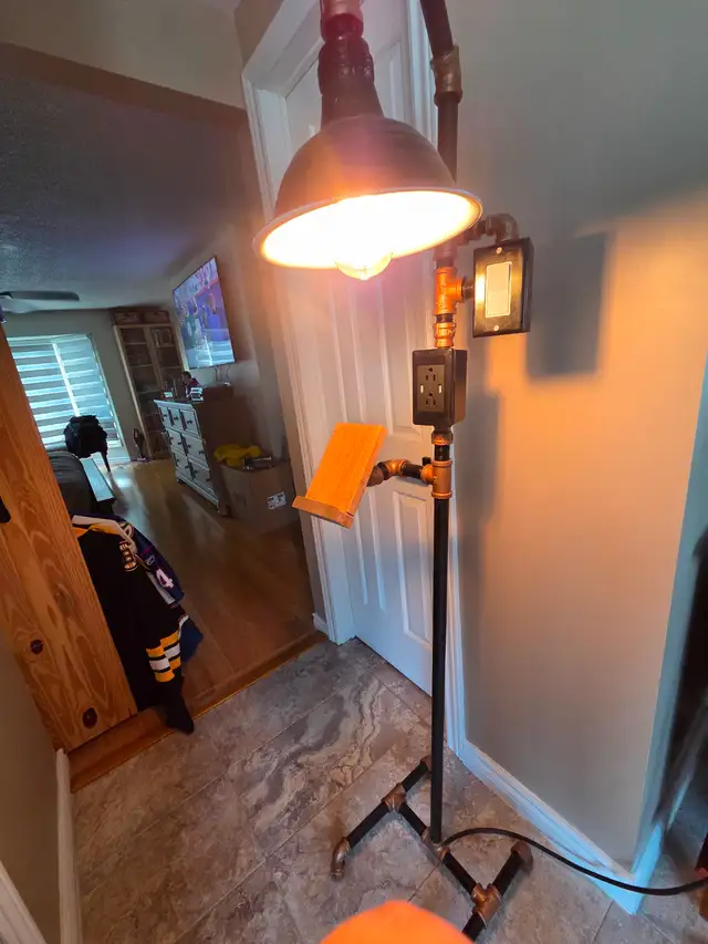 Industrial look Steampunk floor lamp in Indoor Lighting & Fans in Oshawa / Durham Region - Image 4