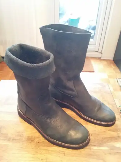 Women's Roots Tribal Roll over Leather Boots  - Size 6, View more