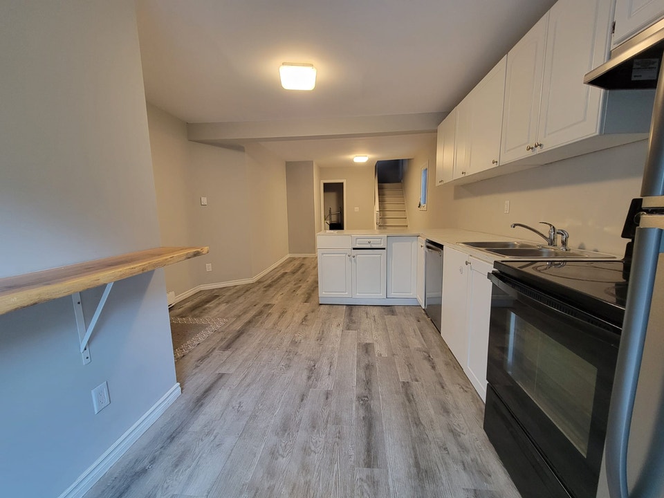 Renovated 3-Bedroom Student Rental–Wortley Village-$1800-Oct 1st 2