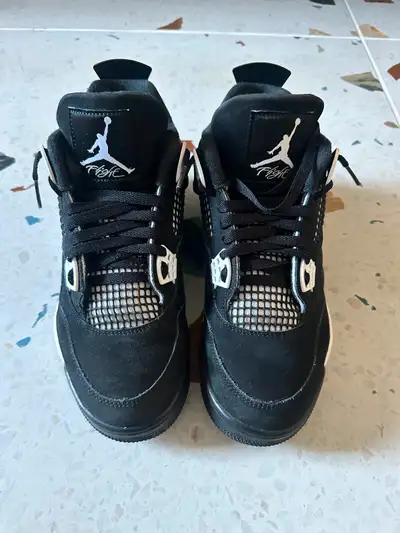 Nike Air Jordan 4 Retro White Thunder 2024, View more