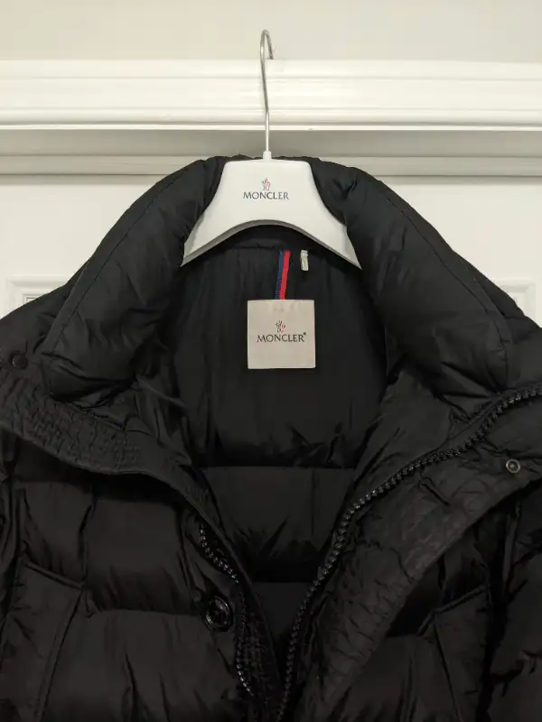 Moncler Quilted Black Long Down Jacket Size 6 / XXL in Men's in Mississauga / Peel Region - Image 4