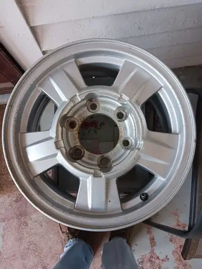 This was the rim for spare tire to a 2008 GMC Canyon SLE, like new. 23mm offset, 15 x 6.5. Please co...
