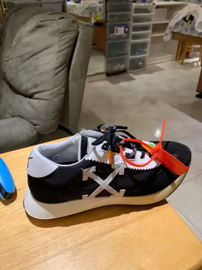 Off-White Mens Sneakers Size 41 IT 8 US Arrow Black White, View more