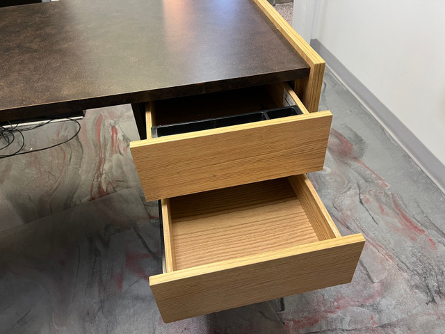 Bureau en stratifié  dans Bureaux  à Saint-Hyacinthe - Image 3