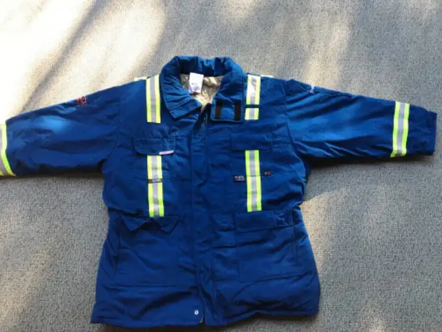 Fire retardant Parka in Men's in Red Deer - Image 3