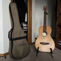 Art & Lutherie Parlor - Ami Almond c/w Stand, Gig Bag, Capo
