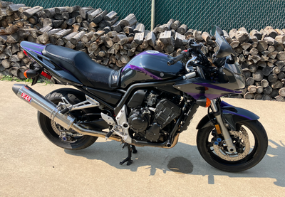 I am selling my 2003 FZ-1. I purchased the bike 6 years ago from the original owner. Here are the sp...