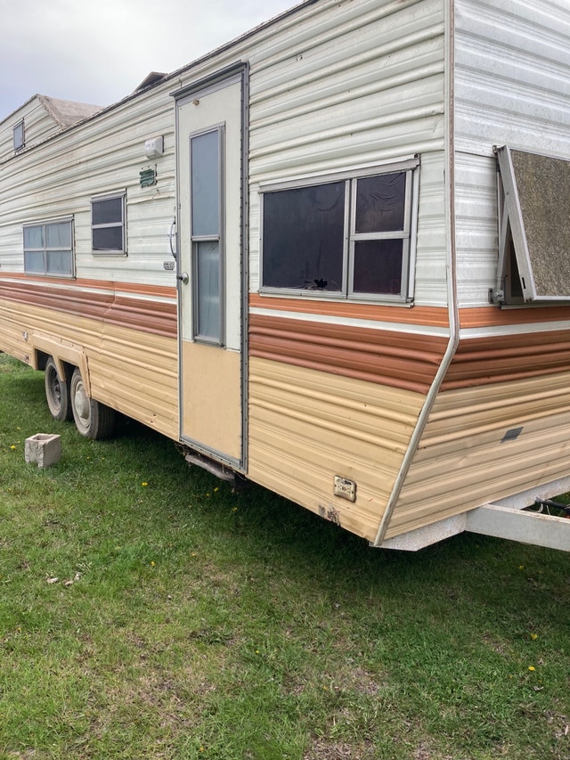 24’ prowler camper trailer park storage office cottage camp apt Park