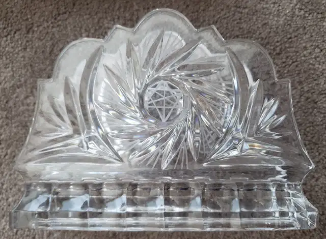 VINTAGE CUT CRYSTAL NAPKIN HOLDER or LETTER HOLDER 6 x 2 x 4 IN in Home Décor & Accents in Laval / North Shore - Image 2