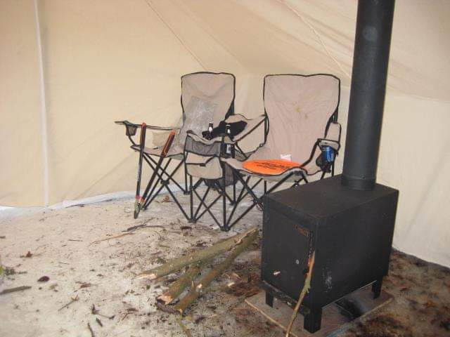 15x10 winter Prospectors tent in Outdoor Tools & Storage in North Bay - Image 3