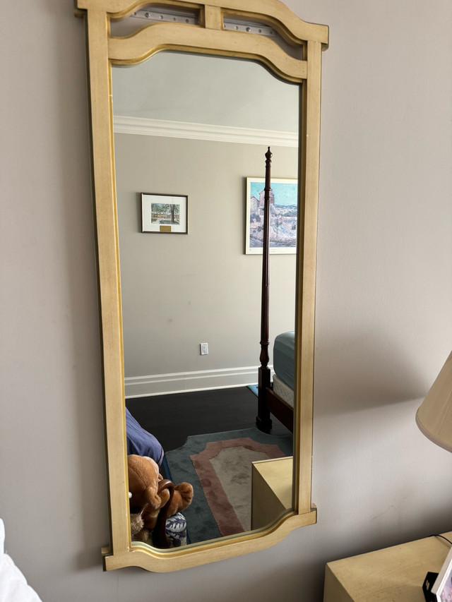 9 pc Bedroom Suite  in Dressers & Wardrobes in City of Toronto - Image 4