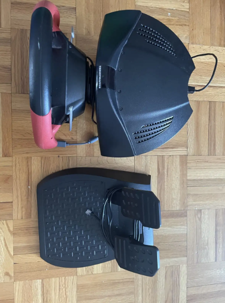 1 Volant & pédales, 458 Italia Spider, Xbox One/Series in XBOX One in Longueuil / South Shore - Image 4