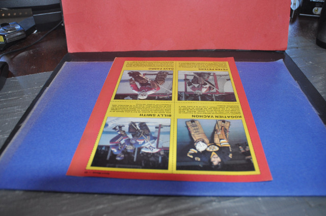 vachon smith peters + hockey goaltender colour photo pinup magaz dans Art et objets de collection  à Victoriaville - Image 3