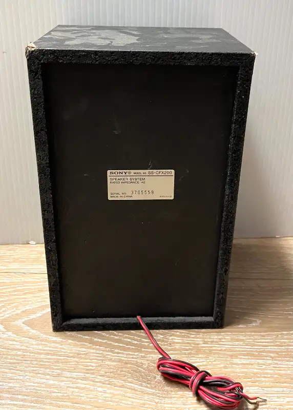 Sony SS-CFX200 Bookshelf Speaker in Speakers in Guelph - Image 3