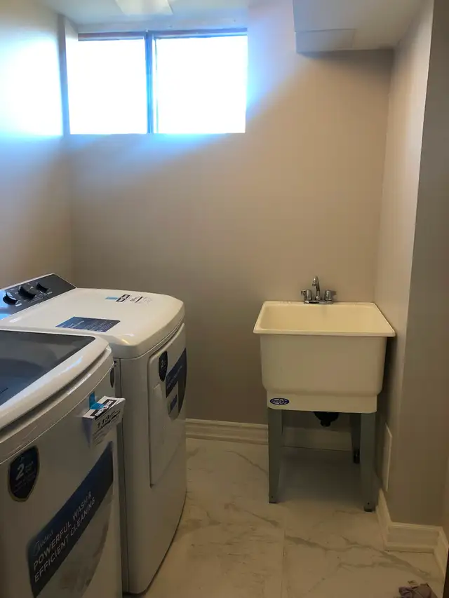 North York 401/404 single bedroom for rent in Room Rentals & Roommates in City of Toronto - Image 3