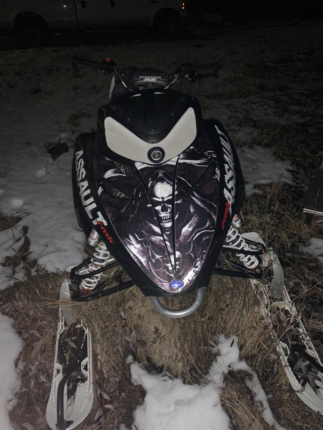 2009 Polaris 800 assault  in Snowmobiles in Quesnel