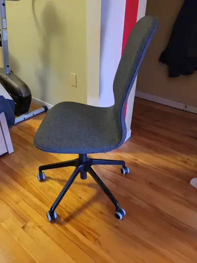 Chaise de bureau Ikea presque neuve, View more