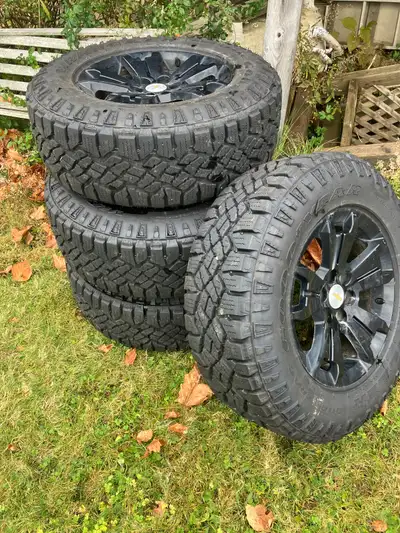 265 65 r 17 and 2016 chev Colorado rims