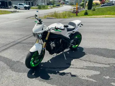 2006 Triumph Speed Triple For Sale Condition: Excellent Mileage: 33,000 km Safety Inspection: Recent...