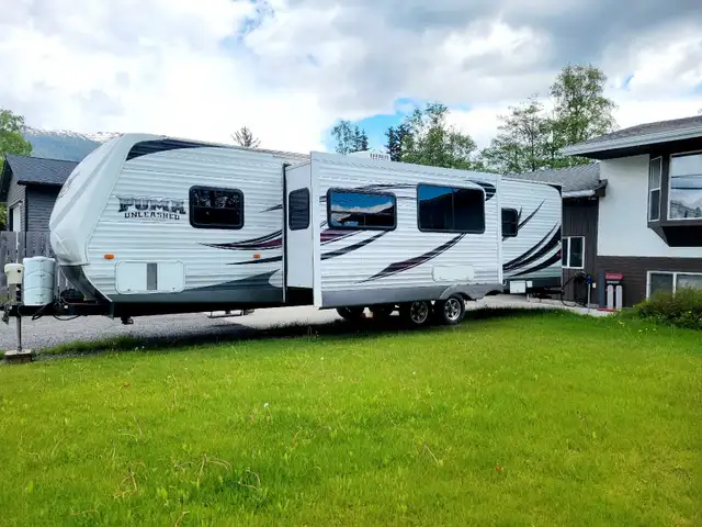 Rare find!! wheelchair accessible trailer in Travel Trailers & Campers in Terrace - Image 2
