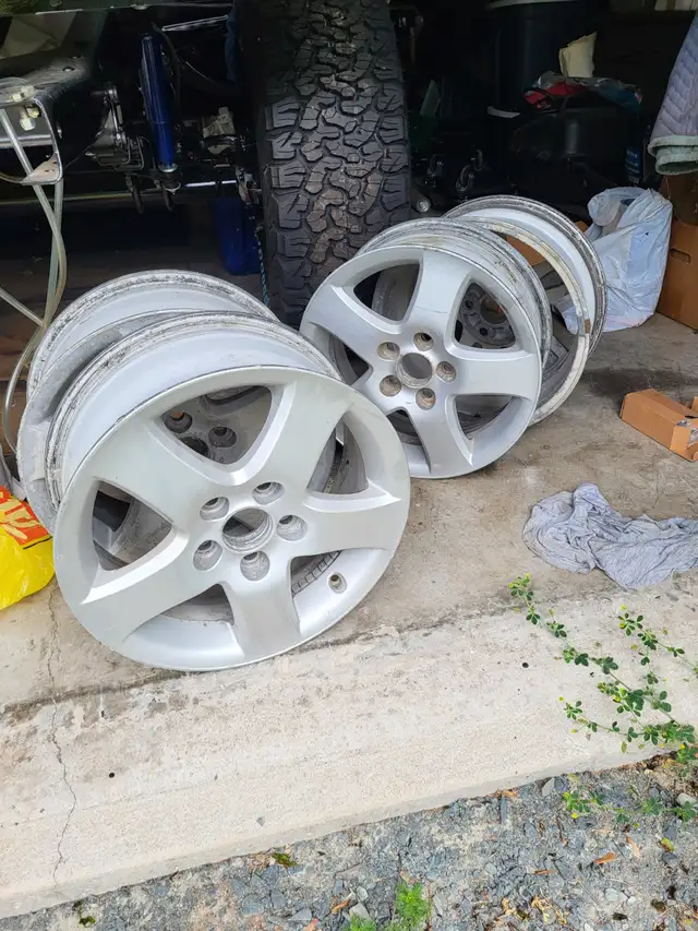 16 " Toyota alloy wheels in Tires & Rims in Bedford - Image 2