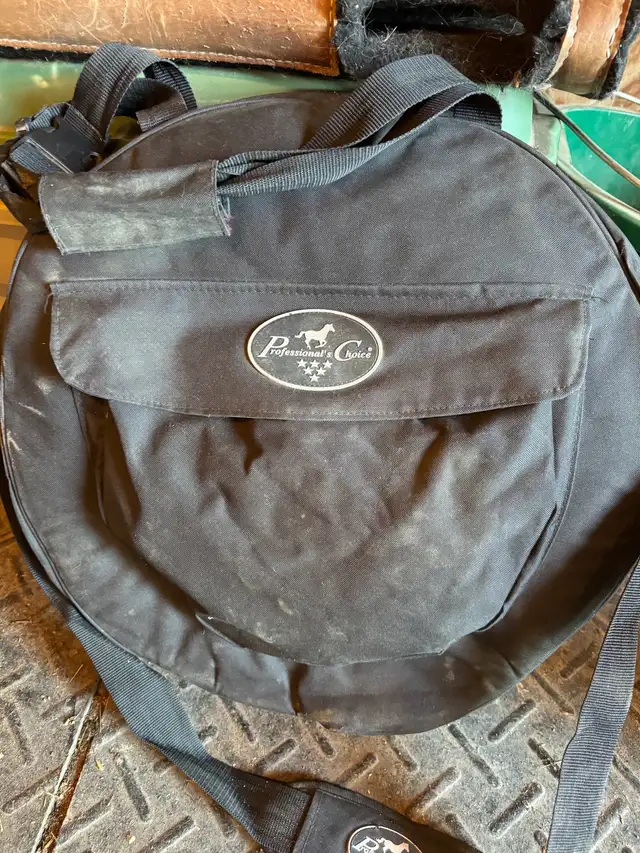 equestrian rope storage bag in Equestrian & Livestock Accessories in North Bay - Image 2
