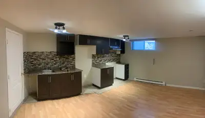 Grand trois et demie à louer à Repentigny Legardeur disponible immédiatement. Seulement 1000$ à paye...